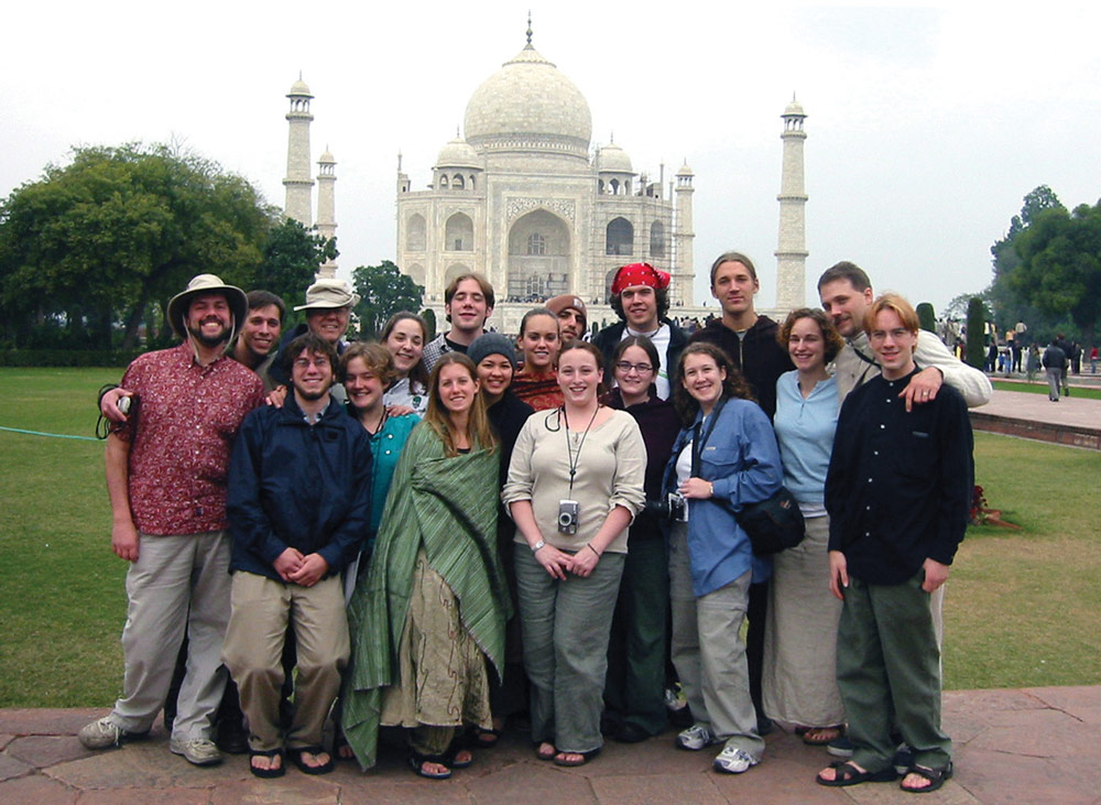 Students posing in front of Taj Mahal